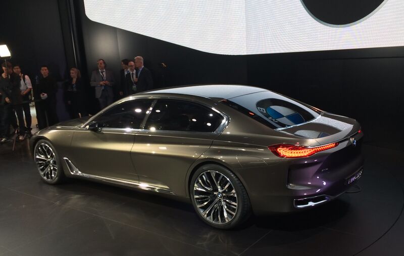 Einen ersten Ausblick auf den nächsten und für Ende 2015 bzw. Anfang 2016 angekündigten 7er-BMW oder einen möglichen 9er gibt die „Vision-Future-Luxury“-Studie. (Foto: press-inform)