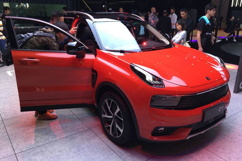 Lynk & Co ist eine neue Automarke des Geely-Konzerns. Erstes Modell ist das auf der Shanghai Auto Show gezeigte Kompakt-SUV 01. (sp-x/Michael Gebhardt)