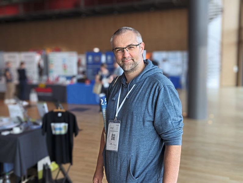 Besucherstimmen der LAB-SUPPLY Dresden 2024  Thomas Anger, LUA Sachsen: „Man kann sich hier gut unterhalten und netzwerken. Organisatorisch 1A, keine langen Schlangen. Auch die Fachvorträge sind sehr gut ausgesucht. Mir geht es hier um die neuen Errungenschaften, also was es aktuell auf dem Markt gibt. Kurz: Sehr spannend und immer wieder schön. Ich komme gerne wieder.“   Mehr Infos zu den kommenden LAB-SUPPLY-Messen finden Sie auf www.lab-supply.info (Bild: VCG – Lüttmann)