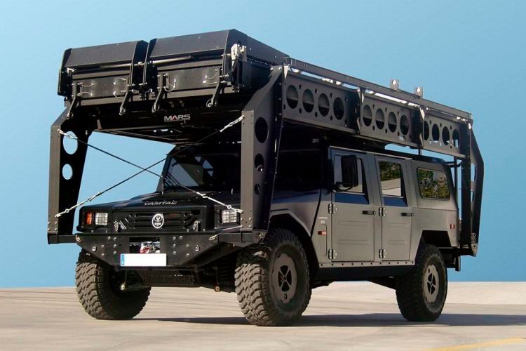 Auch eine spezielle Transferplattform für das Übersetzen bewaffneter Einheiten in die oberen Etagen von Gebäuden gibt es für den Uro. (Bild: Urovesa)