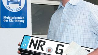 Die Zulassung von Autos via Internet soll deutlich vorankommen. (Bild: Pro Motor)