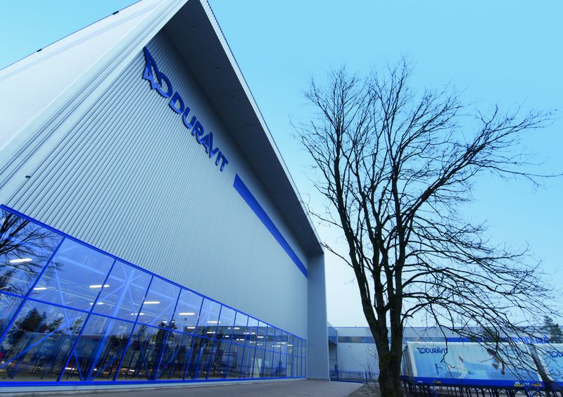 Duralog hat eine Summe in zweistelliger Millionenhöhe in die Logistik investiert und am Standort Achern ein neues, vollautomatisiertes Hochregallager gebaut. (Archiv: Vogel Business Media)