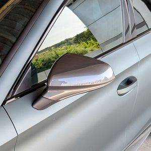 Seltsamerweise waren die Spiegelkappen in einem anderen Farbton inklusive Klarlack lackiert – oder sollte das auch ein Kupferton sein? Wir wissen es nicht.(Bild:  Rosenow – VCG)