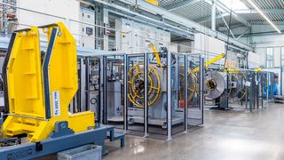 Wilhelm Schröder präsentiert auf der Messe sein umfangreiches Know-how auf dem Gebiet der intelligenten Metall-Kunststoff-Hybride. (WWW.NEUSCHAEFER-RUBE.DE)