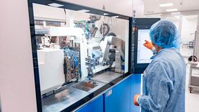Was die Micropower bei Starlim in der Abteilung Micro Moulding angeht, so handelt es sich bei ihr um eine kompakte und komplette Fertigungszelle für die LSR-Verarbeitung. Hier steht eine im Reinraum. (Bild: Starlim Spritzguss)
