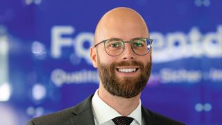 Der derzeitige Verkaufsleiter der Mohag-Gruppe, Dennis Wellner, rückt in die Geschäftsführung des Mehrmarkenhändlers auf. (Bild: Mohag)