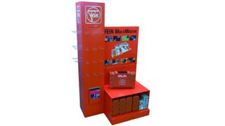 Bei diesem Standdisplay aus offsetbedruckter Voll- beziehungsweise kaschierter Wellpappe lag die Anforderung darin, das Produkt inklusive Zubehör sowie technische Beschreibungen am Markt zu präsentieren. Der Verbraucher kann sich reichlich informieren und die Produkte sind greifbar. Dadurch wird kaum noch Personal zur Erklärung benötigt. Bild: Knauer (Archiv: Vogel Business Media)