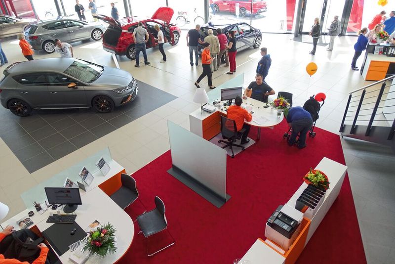 1.500 Besucher begutachteten die Seat-Neuwagen. (Bild: Früchtl)