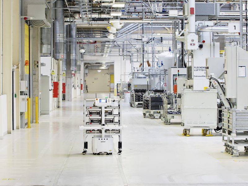 Digitalisierung und Industrie 4.0 sind Eckpfeiler der Strategie 2025 von Škoda Auto. (Omron)
