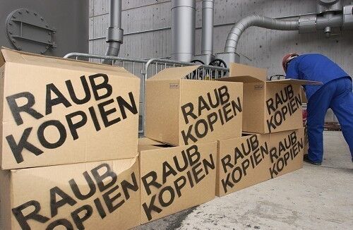 5.000 gefälschte CDs vor der Müllverbrennungsanlage Zürich. (Quelle: BSA) (Archiv: Vogel Business Media)