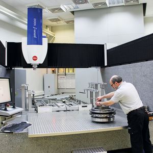 Für die Produktion von High-End-Geräten mit hoher Performance und Präzision schafft eine durchgängige CAM-Prozesskette mehr Flexibilität und Effizienz.