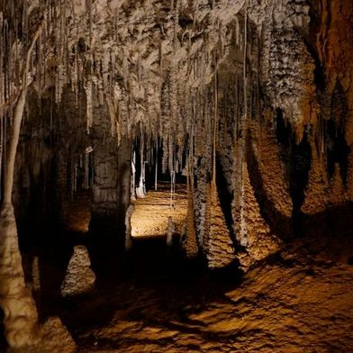 Symbolbild: Cegeka plant ein unterirdisches Rechenzentrum und koppelt das Vorhaben an eigene Wind- und Solarstromprojekte. (Bild: frei lizenziert)