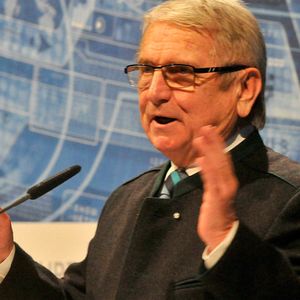 Präsident Klaus Dieter Breitschwert: „Mit 115.000 Menschen beschäftigt das Bayerische Kfz-Gewerbe mehr  Mitarbeiter als Audi und BMW in Bayern zusammen.“(Foto:  Zietz)