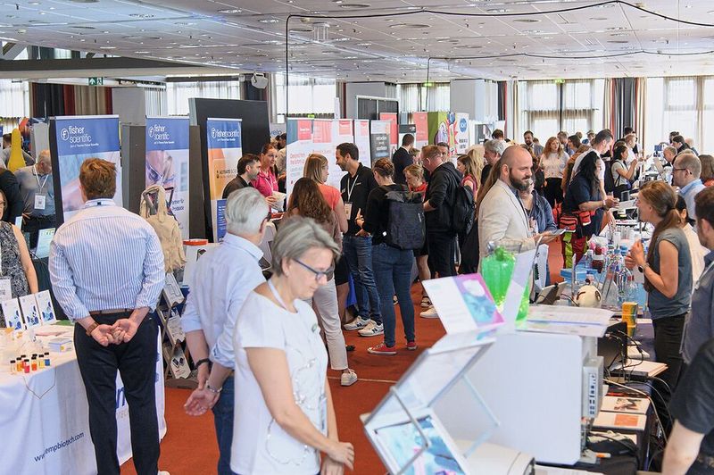 Glücklicherweise fand die Messe noch vor Beginn der Juni-Hitzewelle statt, sodass es gut auszuhalten war.  Mehr Infos zu den kommenden LAB-SUPPLY-Messen finden Sie auf www.lab-supply.info (Bild: Stefan Stark)