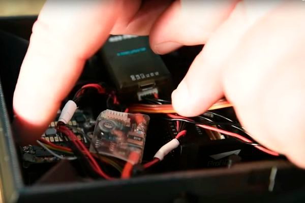 US-Armee und Marines entwickeln gemeinsam ein System, mit dem sich Drohnen auf einem 3D-Drucker bedarfsgerecht binnen 24 Stunden herstellen lassen.  (David McNally, army.mil)