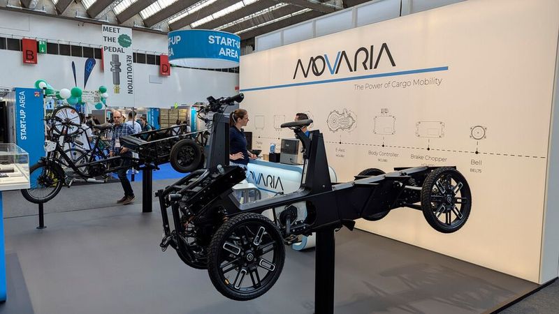 Ist das noch ein Fahrrad? Die Fahrwerktechnik schwerer Lastenbikes nähert sich immer weiter dem Automobil an. (Bild: Rosenow – VCG)