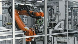 Eine Fertigungslinie zur Endmontage von Automatikgetrieben bei Volkswagen. (VAF GmbH)