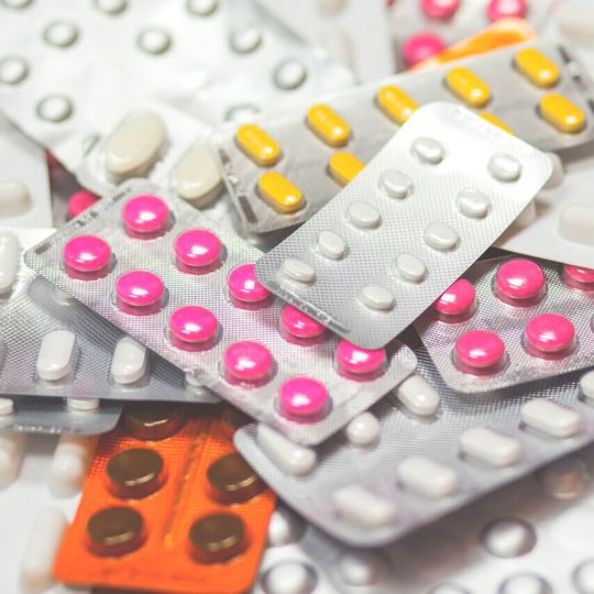 Die Pharma-Branche bleibt trotz der allgemeinen wirtschaftlichen Schwäche ein wichtiger Stabilitätsfaktor.(Bild:  frei lizenziert /  Pixabay)