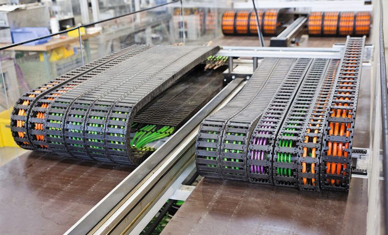 Energieketten von Igus sind in der Türkei immer mehr gefragt, weshalb das Kölner Unternehmen eine eigene Filiale in Istanbul eröffnet hat. (Bild: Igus)