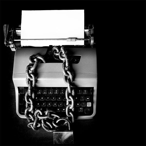 Read Only Domain Controller (RODC) installieren und einbinden So betreiben Sie schreibgeschützte DomänencontrollerIn Umgebungen mit geringeren Sicherheitsvorkehrungen empfiehlt sich der Beim Betrieb eines RODC (Read Only Domain Controller). Bei einem derartig konfigurierten DC werden Änderungen von herkömmlichen Domänencontrollern aus repliziert. Wir nennen die Vorteile eines solchen DCs und zeigen in die Einrichtung und den Betrieb. Zum Artikel  (Bild: © kmiragaya - stock.adobe.com)