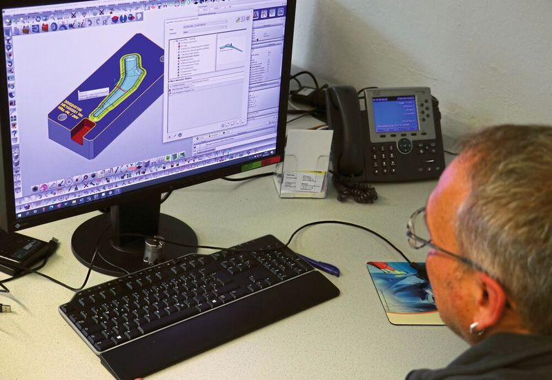 Automatisiert Programmieren: Aesculap nutzt im Werkzeugbau das Hypermill Automation Center. Das erste Projekt betraf die Schmiedegesenke für Hüftgelenke. (Bild: Open Mind)