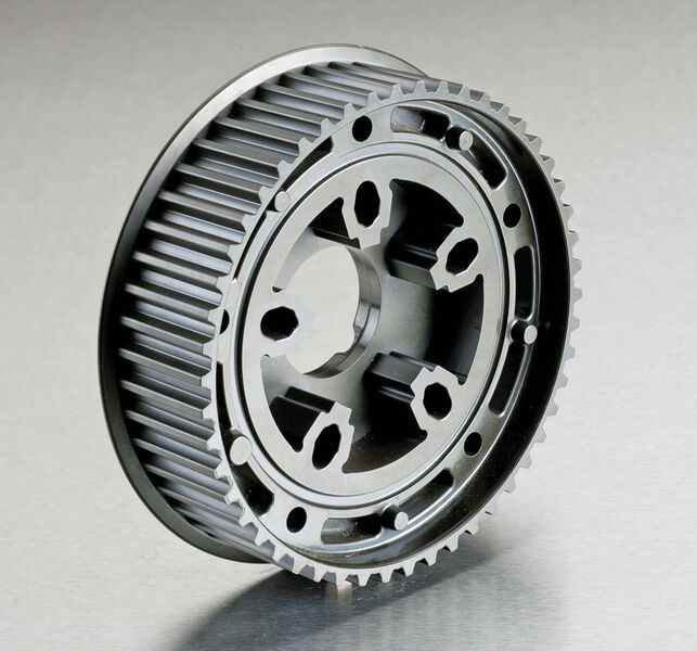 Zahnriemenrad aus Duroplast für den Antrieb der Nockenwelle mit integrierter Verstelleinheit für die Nockenwellenverstellung. (Bild: Winkelmann Powertrain Components)