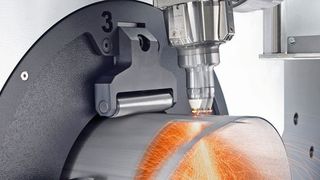 Schnell und dynamisch: Mit spezieller Kinematik, Faserlaser und Funktion RapidCut schneidet der 3D-Laser von Trumpf besonders produktiv.  (Trumpf)