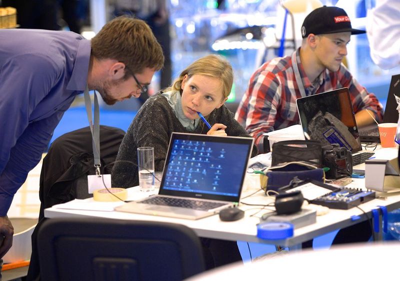 Eindrücke von der Werkstoffwoche Dresden 2015. (Bild: Werkstoffwoche Dresden)