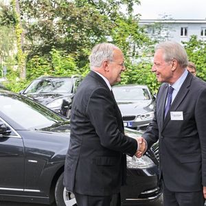 PD Dr. med. Rubino Mordasini, Vice President des Swiss Medtech Verbandes begrüsst Bundesrat Johann Schneider-Ammann zum Swiss Medtech Day 2017.