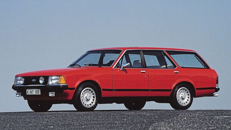 Der Kombi, bei Ford „Turnier“ genannt, war noch länger als die viertürige Limousine und damit bei seiner Einführung der größte Serien-Kombi in Europa. Auf dem Gebrauchtmarkt war das Auto besonders bei größeren Familien sehr beliebt, so auch bei türkischen Gastarbeitern in Deutschland. (Bild: Ford)