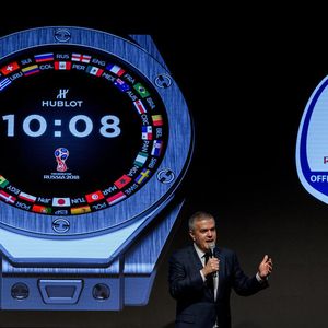 Ricardo Guadalupe, CEO von Hublot, stellt die „Big Bang Referee 2018 FIFA World Cup Russia“ vor.