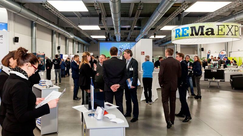 Die ReMa Expo, die begleitende Ausstellung zum Deutschen Remarketing Kongress, war Marktplatz und Networking-Area für Teilnehmer und Aussteller. (Stefan Bausewein)