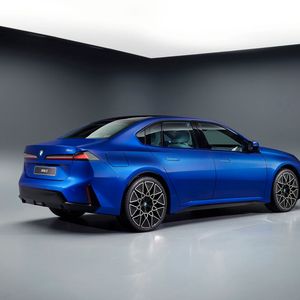 Der i3 ist rund 4,76 Meter lang, 1,87 Meter breit und 1,48 Meter hoch. Der Radstand beträgt 2,90 Meter.(Bild:  BMW)