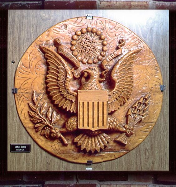 Bild 1: Nachbildung des Great Seal Bugs im Archiv der NSA. (Bild: Wikimedia Commons / CIA Declassified Materials)