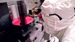 Welt im Wandel: Bisherige Platzhirsche wie Intel geraten durch Konkurrenten aus Fernost zunehmen unter Druck. Noch hat China bei Highend-Chips nichts zu melden – doch die Staatenlenker des Riesenreichs wollen dies ändern. (Bild: Intel Corporation)