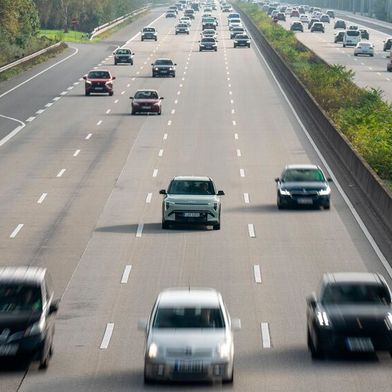 Die Bundesregierung spricht nicht mehr von 15 Millionen E-Autos im Jahr 2030. (Bild: Kia)