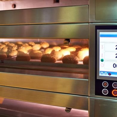 Backprozesse liefern wertvolle Abwärme, die viele Backbetriebe bislang kaum nutzen, um Energiekosten und CO2-Emissionen zu senken. (Bild: Siemens AG)
