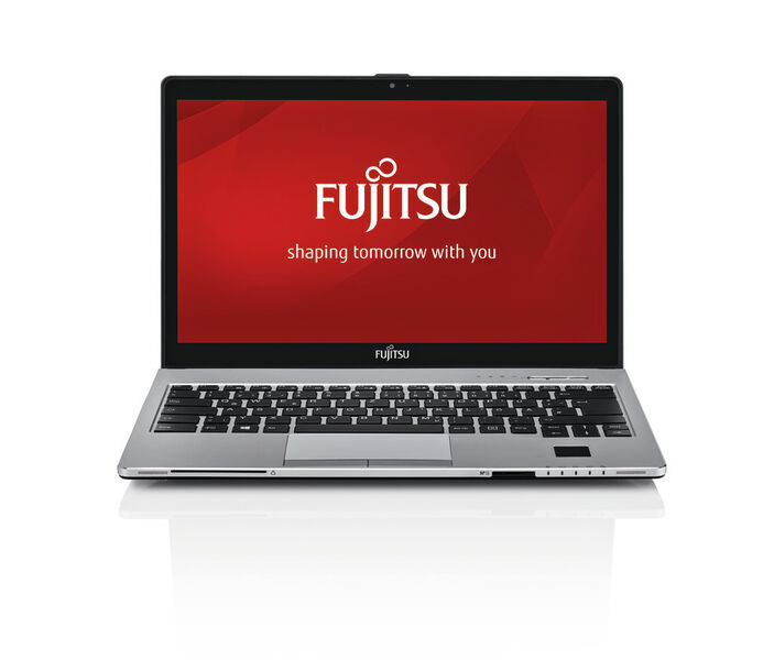 Das Lifebook S935 gehört zur gehobenen Notebook-Kategorie bei Fujitsu. Es ist optional mit einem 13,3-Zoll-WQHD-Display erhältlich. Mit zwei Akkus bestückt soll das neue Notebook 24 Stunden im Batteriebetrieb durchhalten. Das wäre ein Rekord bei Notebooks. (Bild: Fujitsu)