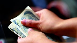 (Geld-)Geschenke und Schwarzgeld sind wichtige Themen im Zusammenhang mit Compliance-Regeln. Bild: Photodisc (Archiv: Vogel Business Media)