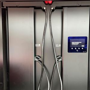 Insgesamt stehen dreimal zwei Ladeplätze zur Verfügung.(Bild:  Seyerlein/VCG)