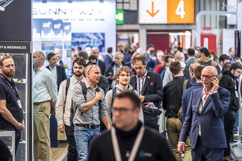 Vom 10. bis 12. März 2026 wird sich die Embedded-System-Community wieder zur embedded world in Nürnberg treffen.  (Bild: NürnbergMesse / Thomas Geiger)