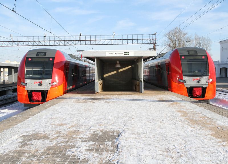 Nach der Zulassung im Dezember 2012 nahm der neue Regionaltriebzug von Siemens für die Russischen Eisenbahnen (RZD) statt wie geplant im Herbst 2013 bereits im Januar den Fahrgastbetrieb auf. Die Regionaltriebzüge vom Typ Desiro RUS werden seit April 2011 komplett im Siemens-Werk in Krefeld hergestellt und wurden speziell für den russischen Markt gefertigt. (Bild: Siemens)