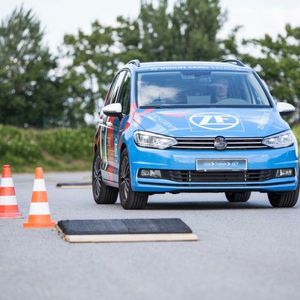 Vision Zero Vehicle von ZF: Intelligent vernetzte mechanische Systeme lassen das „Vision Zero Vehicle“ sehen, denken und handeln. 