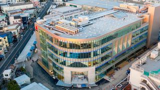 Daimler hat im japanischen Werk Kawasaki der Mitsubishi Fuso Truck & Bus Corporation (MFTBC) ein neues Produkt- und Designzentrum eröffnet. (Daimler)