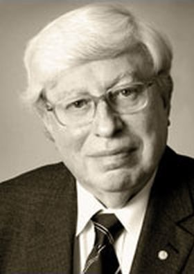 Gerhard Ertl (TU München) ist  Nobelpreisträger für Chemie. 2007 erhielt er die Auszeichnung „for his studies of chemical processes on solid surfaces“. (Bild: TU München)