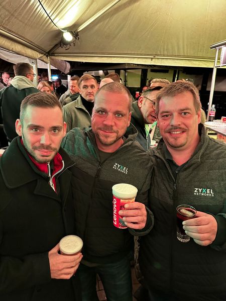 Unschwer erkennbar ist das ZYXEL-Team: (v. l.) Marcel Rostalski, Guido Stempel und Claas Heins (Bild: Vogel IT-Medien)