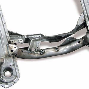 Bild 1: Anwendungsbeispiel für den Rapid-X-Prozess: Vorderradträger mit Überlappnaht 2 mm an 2 mm und 2 mm an 4 mm. Die Schweißgeschwindigkeit betrug 1,78 m/min.