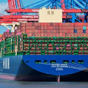 Der Containertransport auf dem Seeweg bringt Unsicherheiten für die Folgeprozesse mit sich. Myleo/dsc bringt mit Ocean Visibility Transparenz in den Prozess.(Bild:  Myleo/dsc)