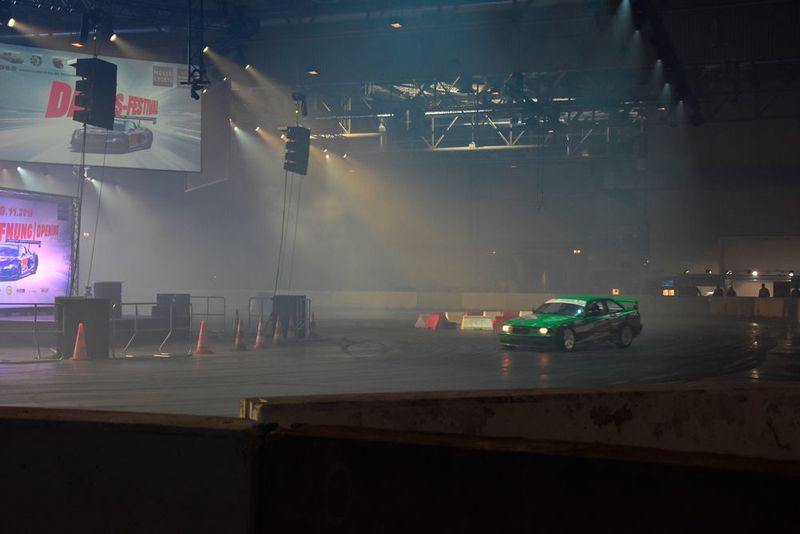 Highlight für viele Motorsport-Fans: die Motorsport-Arena in Halle 4. (Simon / »kfz-betrieb«)