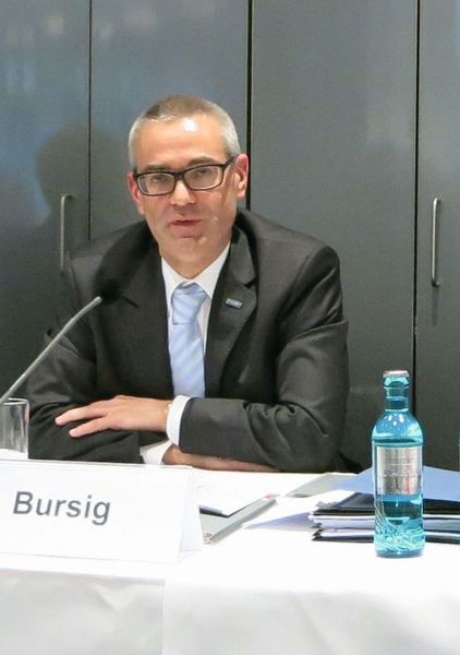„Plattformen für die Diskussion darüber, wie die Digitalisierung der Gesundheitswirtschaft umgesetzt werden kann, gewinnen an Bedeutung“, sagt Hans-Peter Bursig, Geschäftsführer des ZVEI-Fachverbands Elektromedizinische Technik. Dazu gehöre auch die neue Fachmesse MT-Connect. (Schäfer / Devicemed)